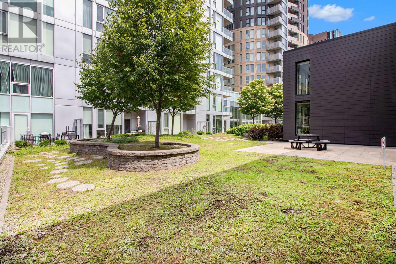 213 - 197 Lisgar Street