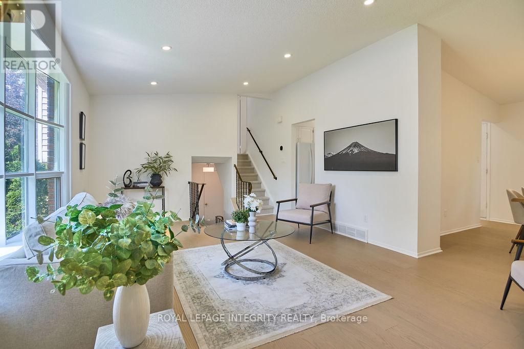 77 Seabrooke Drive