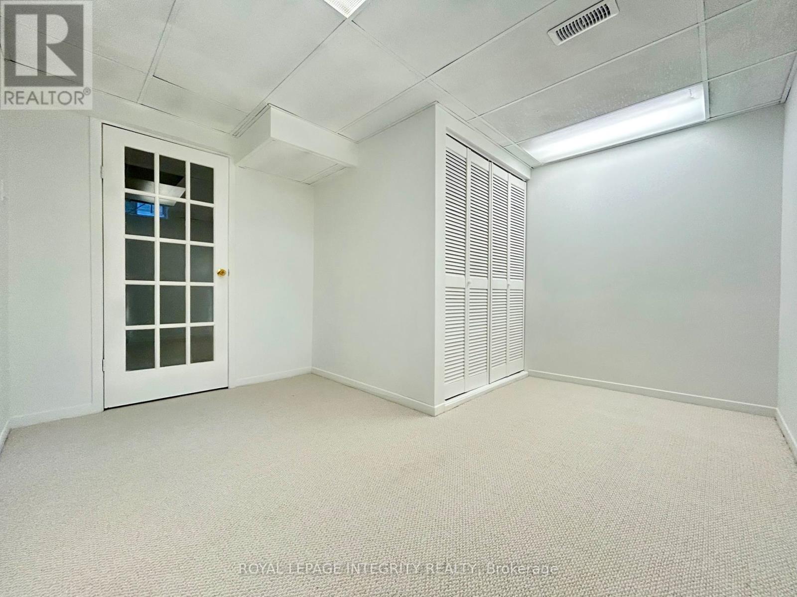 77 Seabrooke Drive