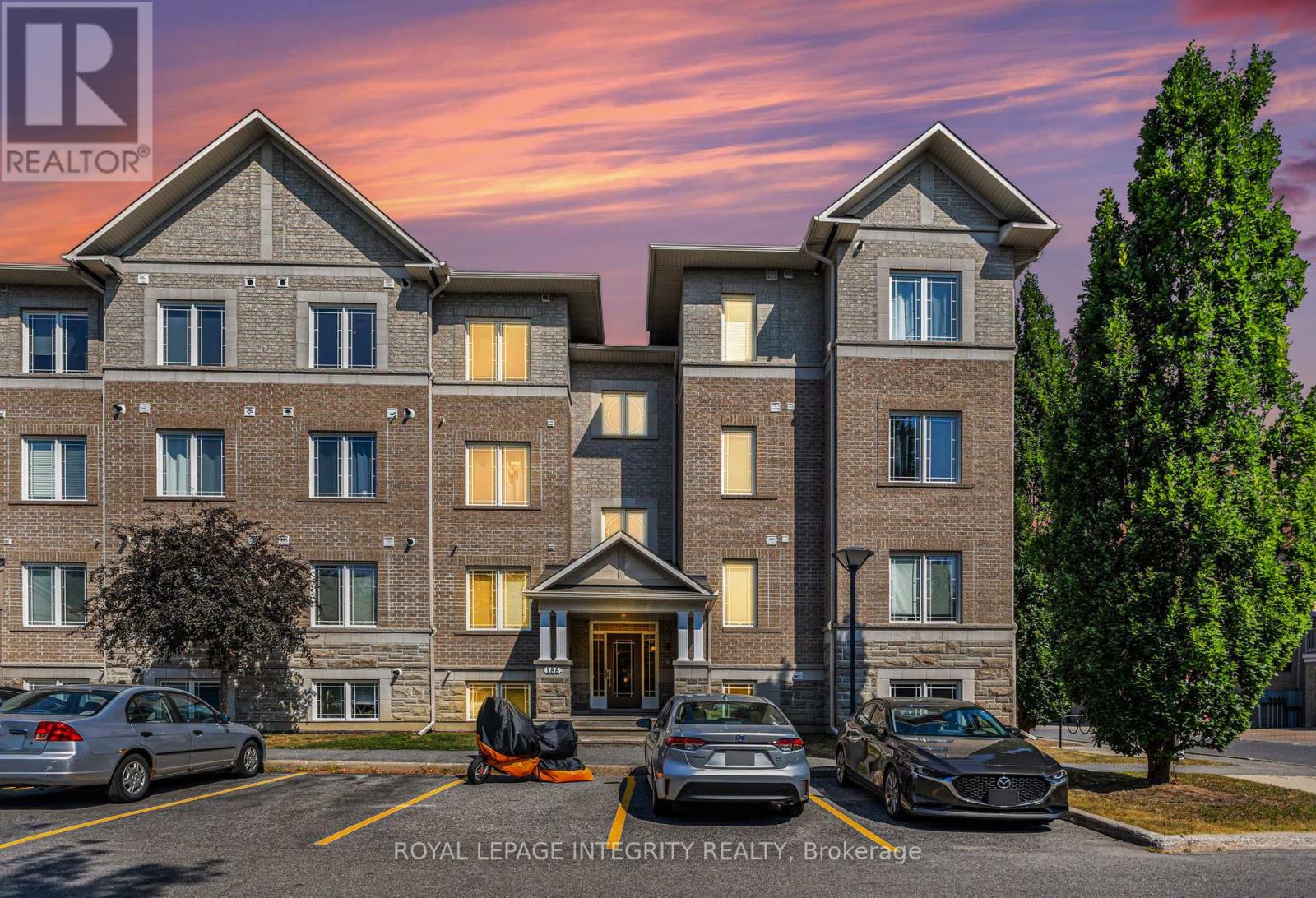 8 - 188 Paseo Private