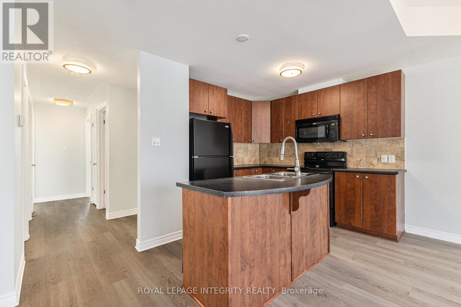 8 - 188 Paseo Private
