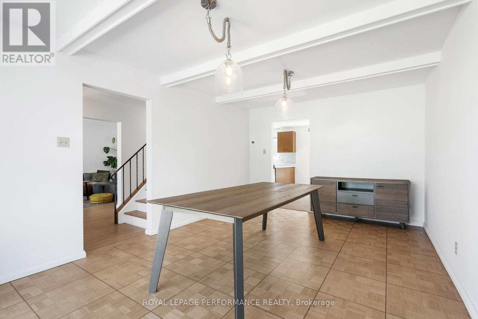33 Woodview Crescent