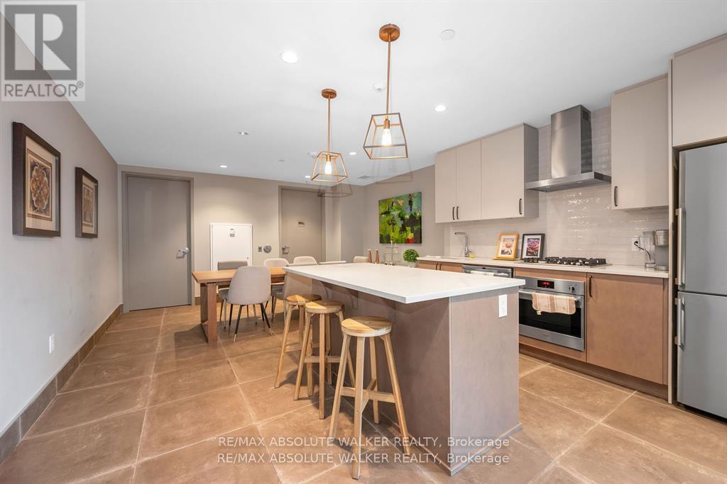 202 - 11 Des Oblats Avenue