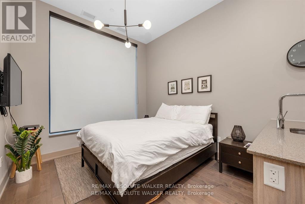 202 - 11 Des Oblats Avenue