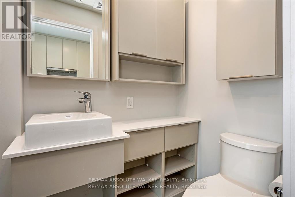 202 - 11 Des Oblats Avenue