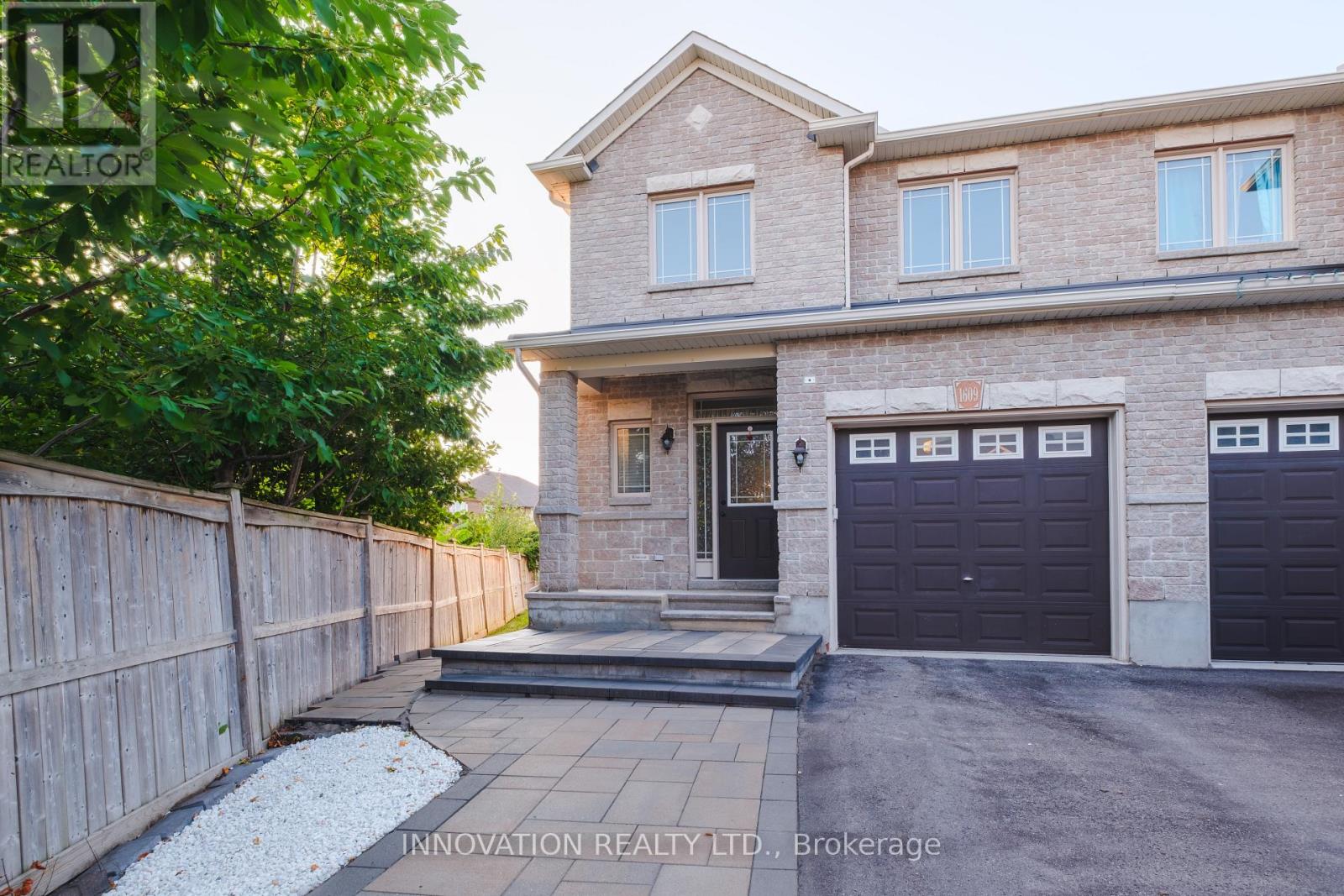 1609 Westhall Way N