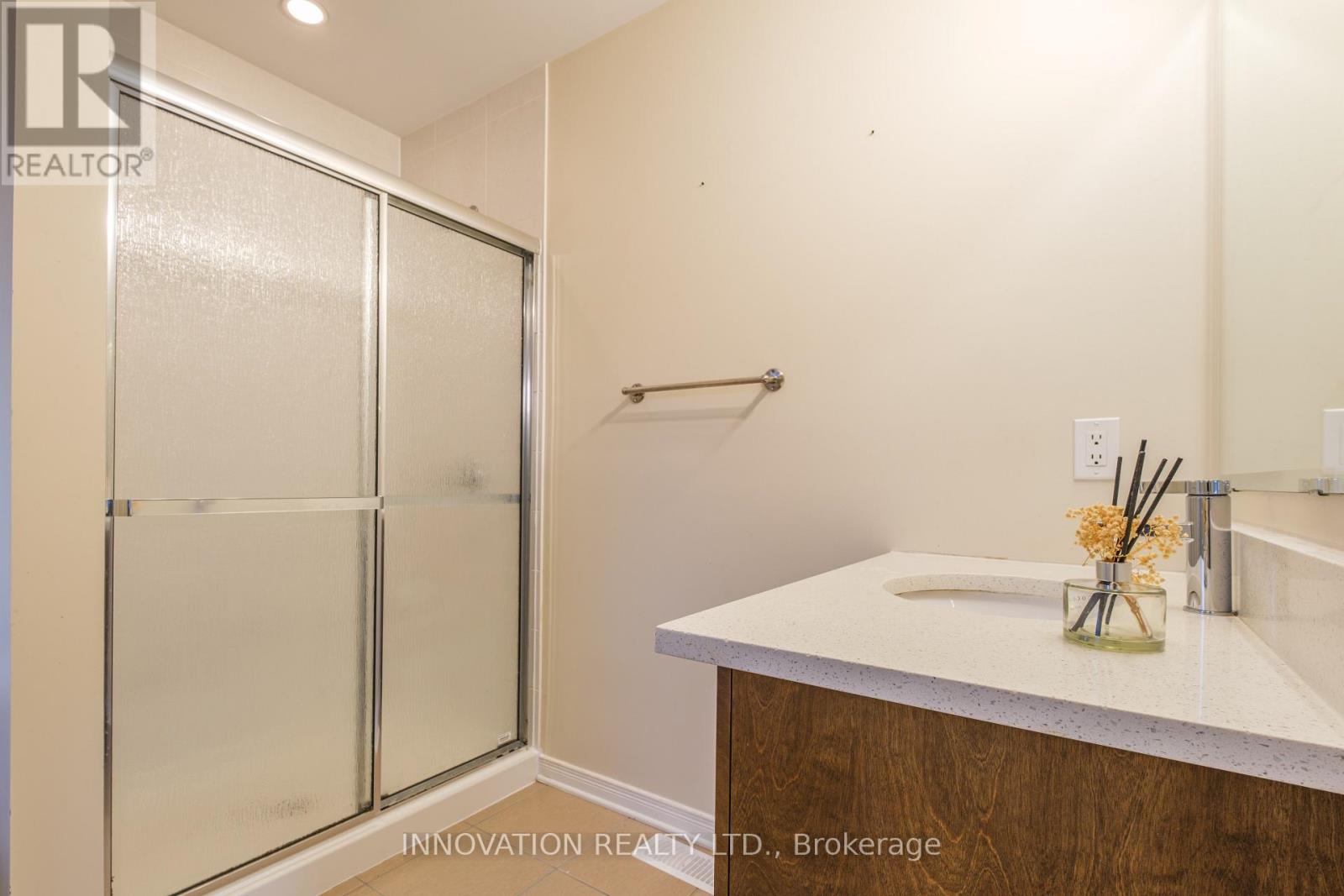1609 Westhall Way N