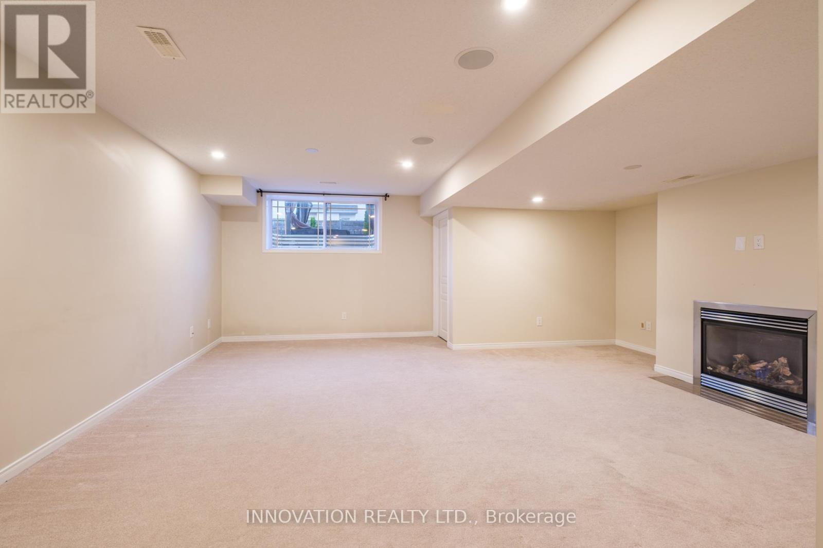 1609 Westhall Way N