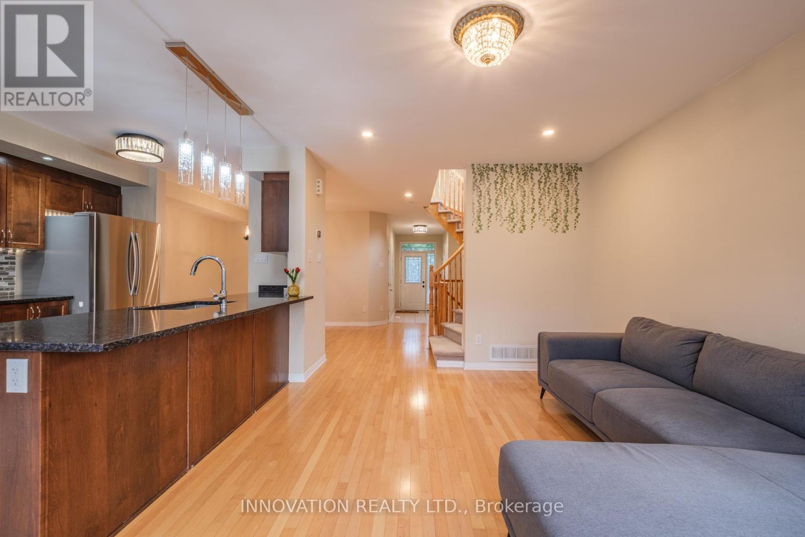 1609 Westhall Way N
