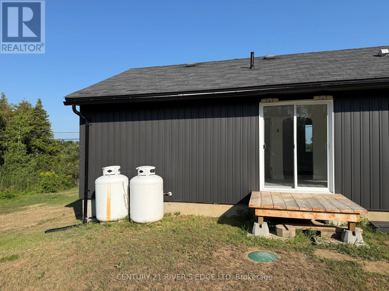 6385 6th Concession Road