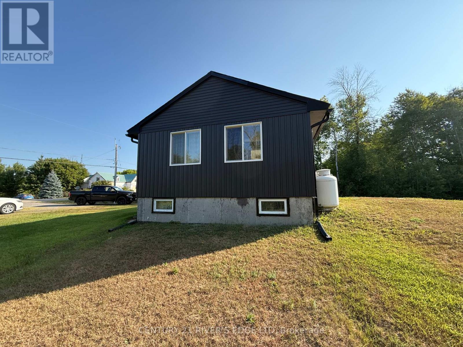 6385 6th Concession Road