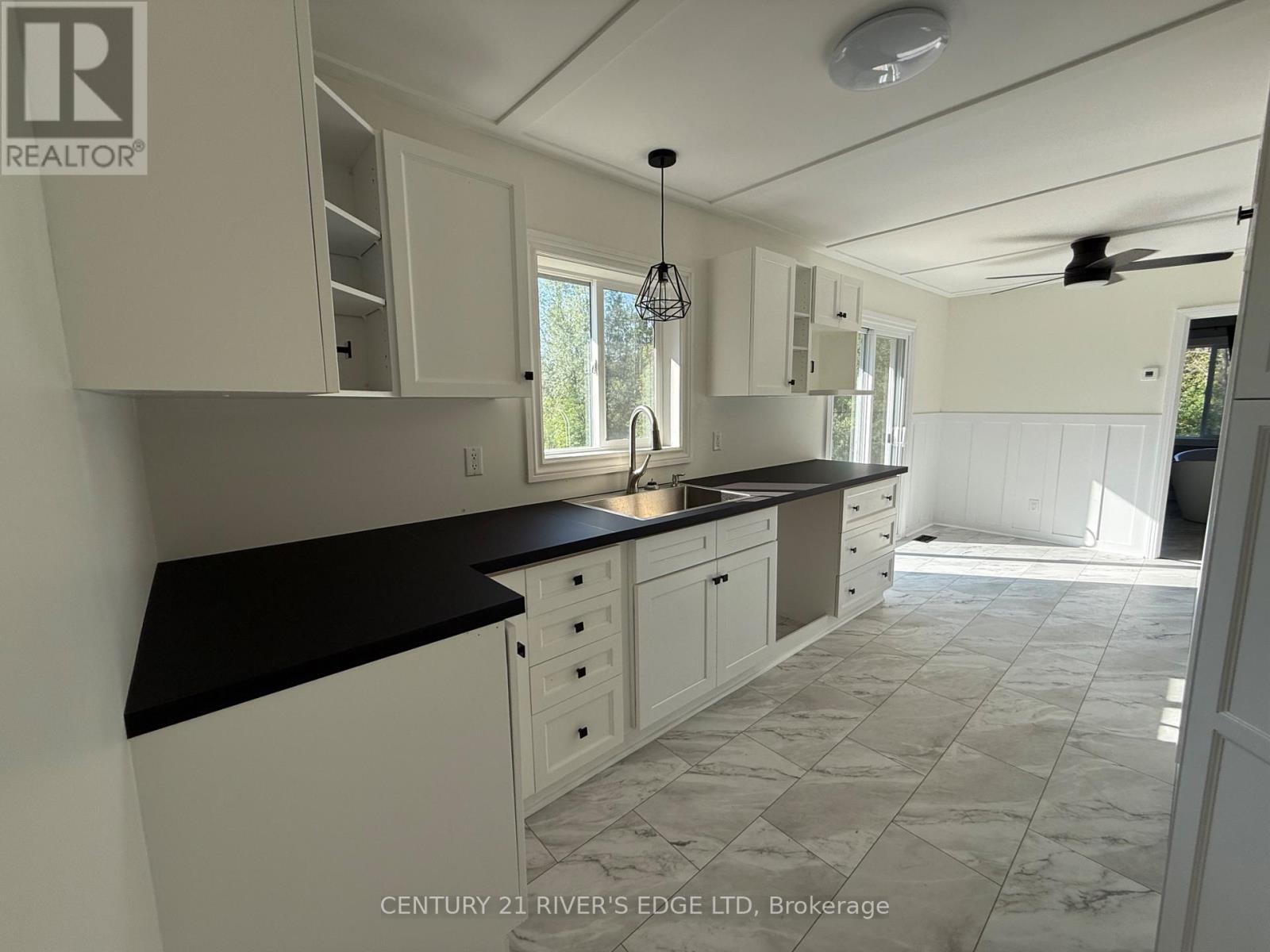 6385 6th Concession Road