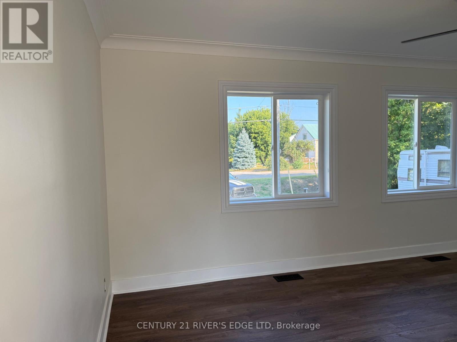 6385 6th Concession Road