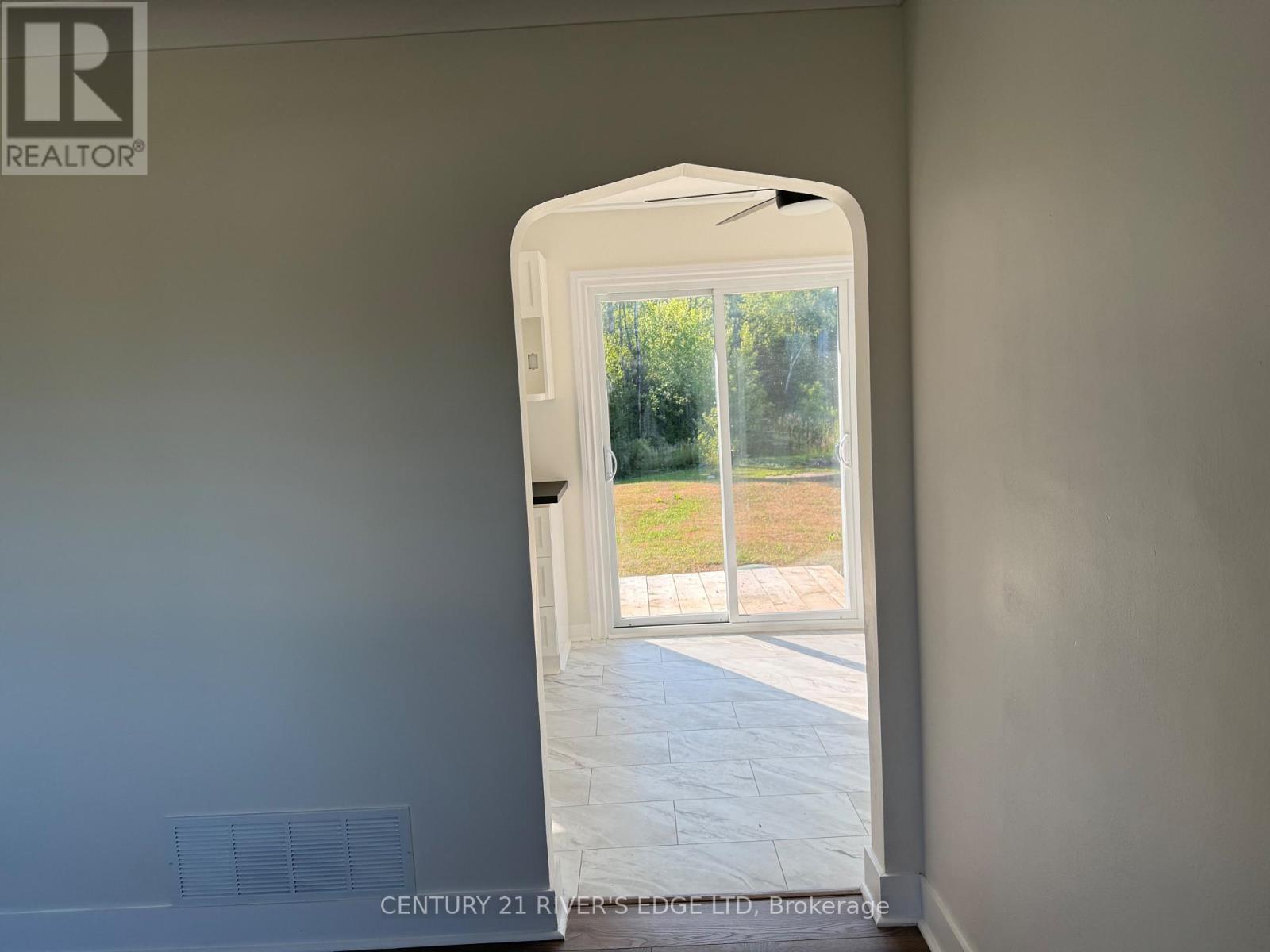 6385 6th Concession Road