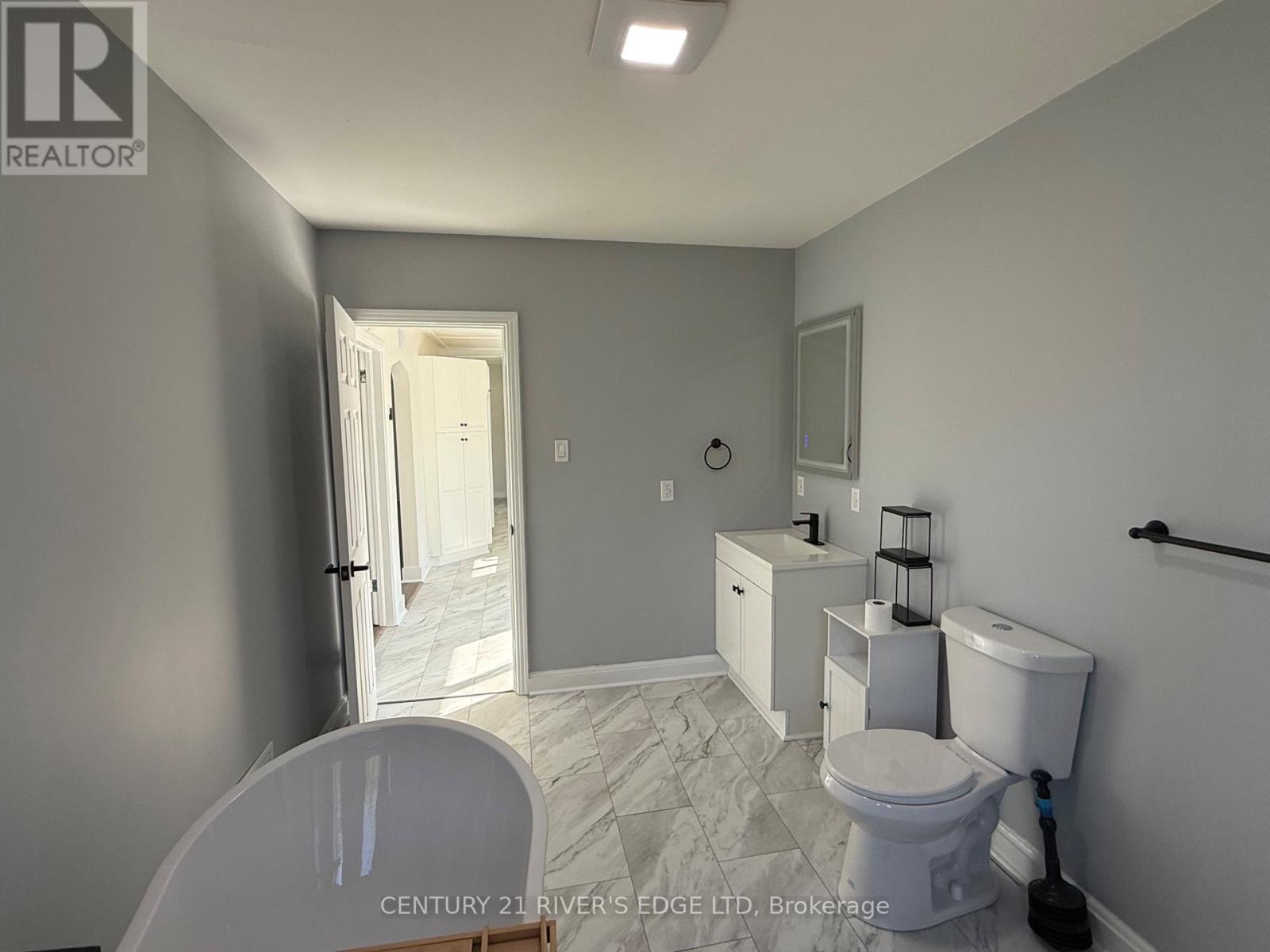 6385 6th Concession Road