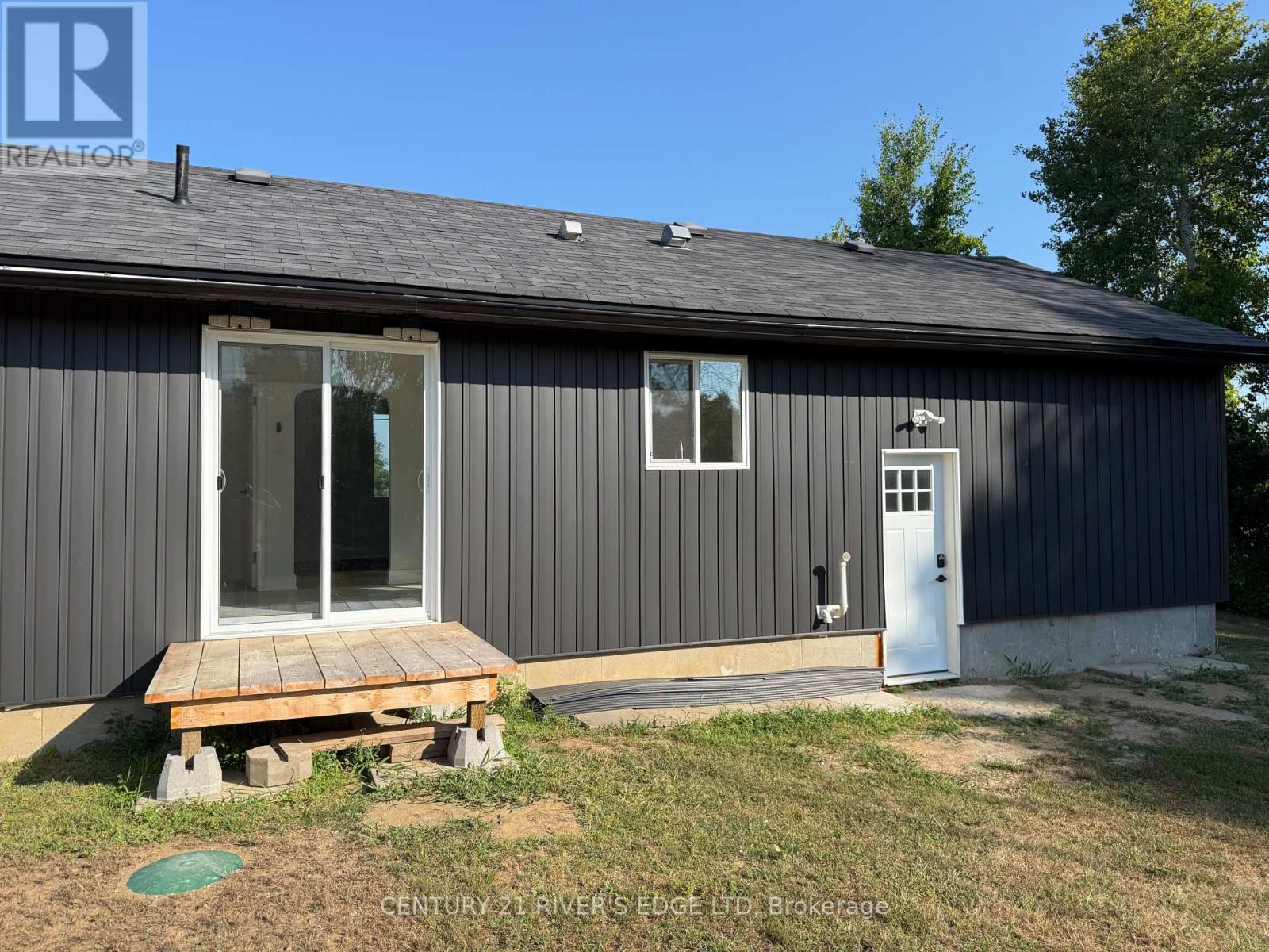 6385 6th Concession Road