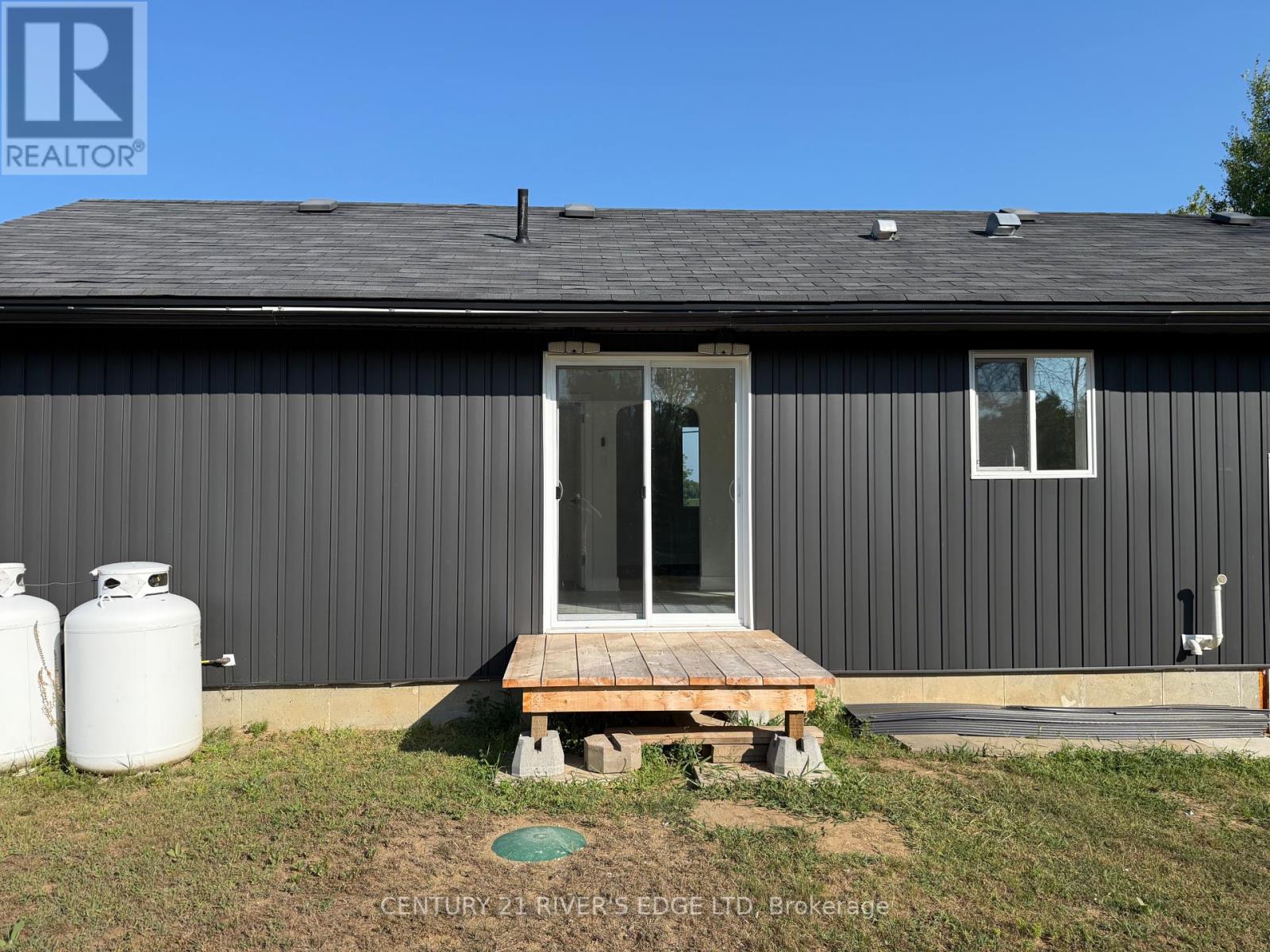 6385 6th Concession Road