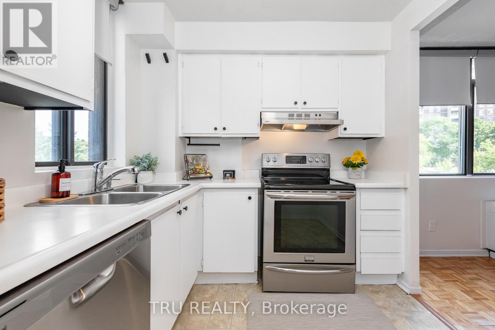 603 - 2871 Richmond Road