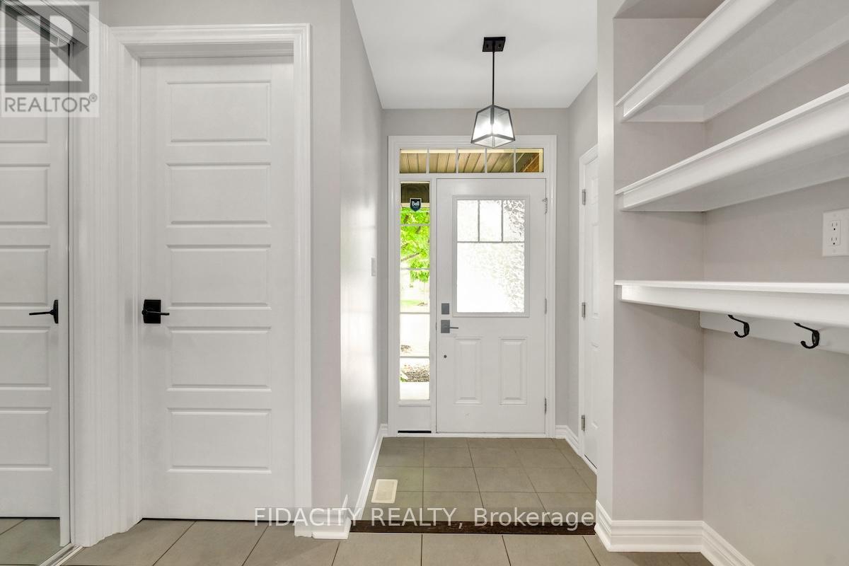 525 Foxlight Circle