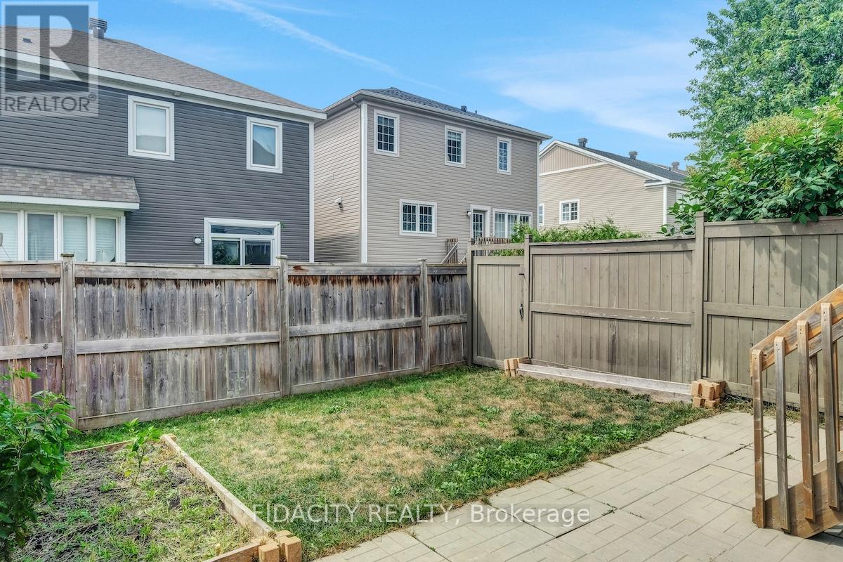525 Foxlight Circle