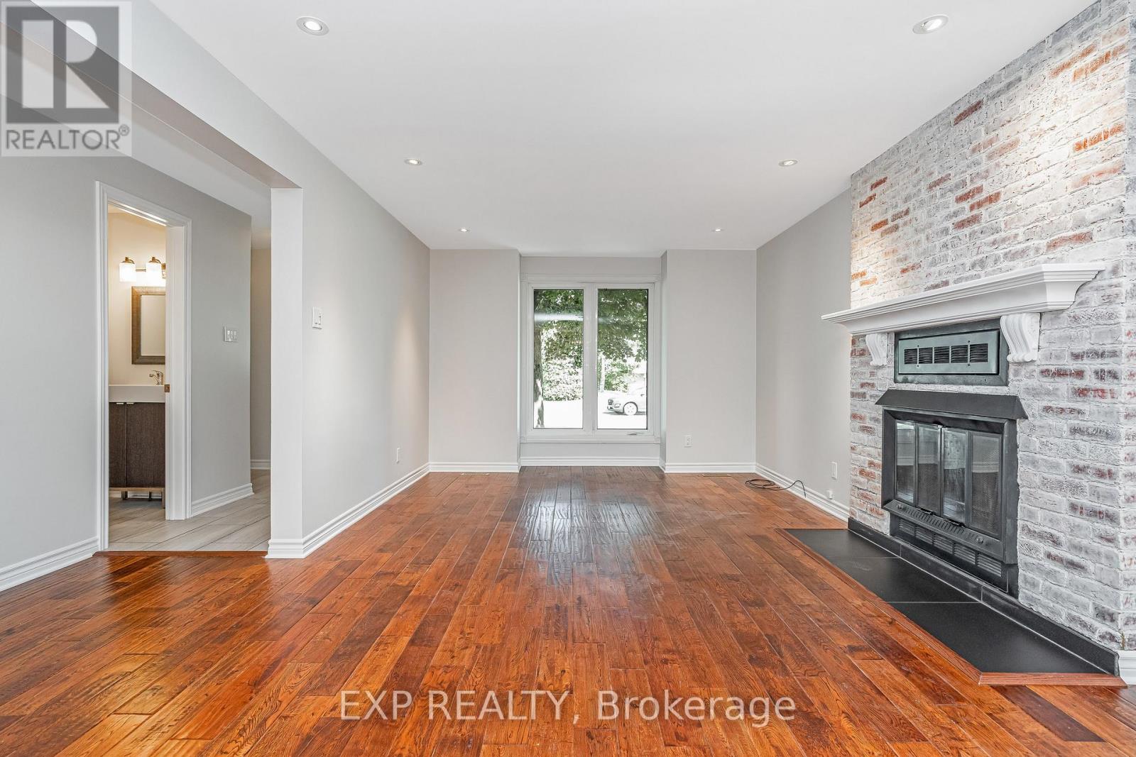 80 Coolspring Crescent