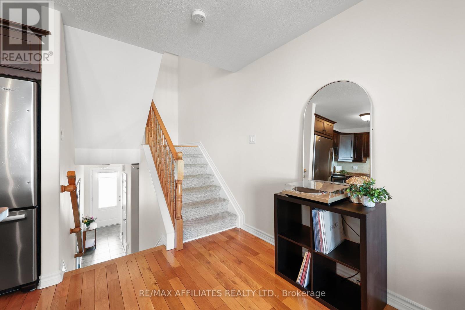 386 Ann Street