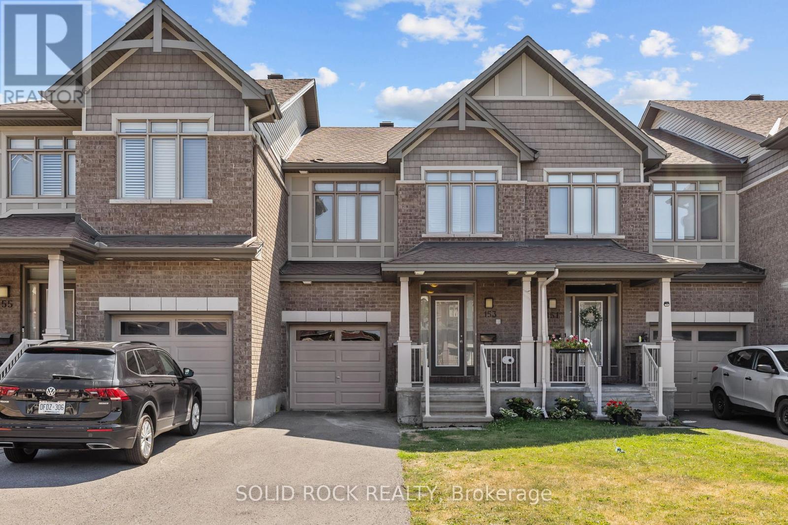 153 Hawkshaw Crescent E