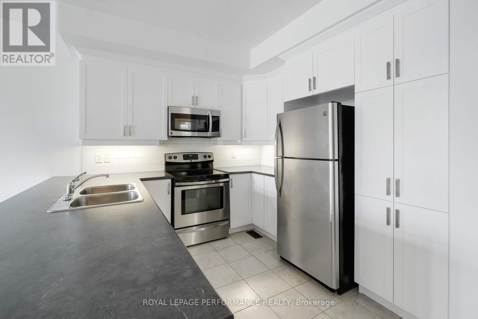 53 - 121 Poplin Street