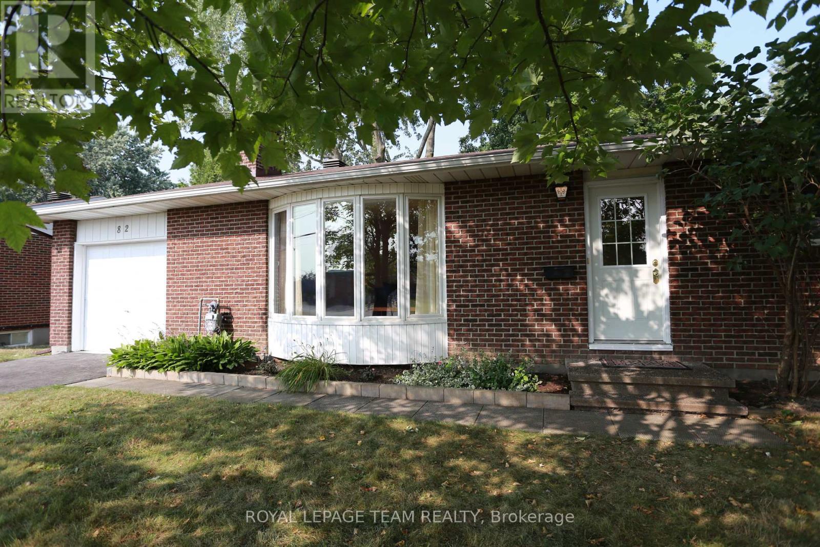 82 Maitland Street S