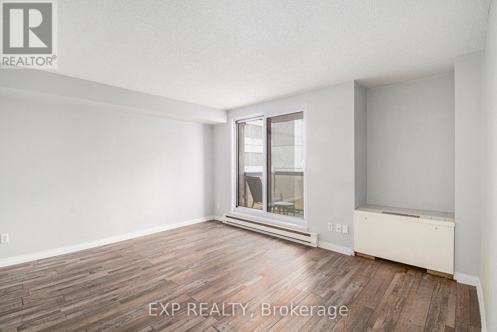1402 - 199 Kent Street