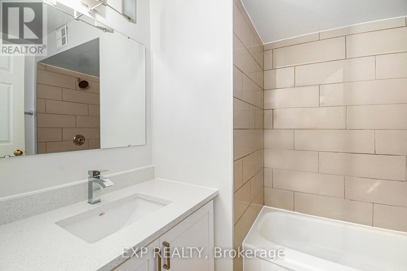 1402 - 199 Kent Street