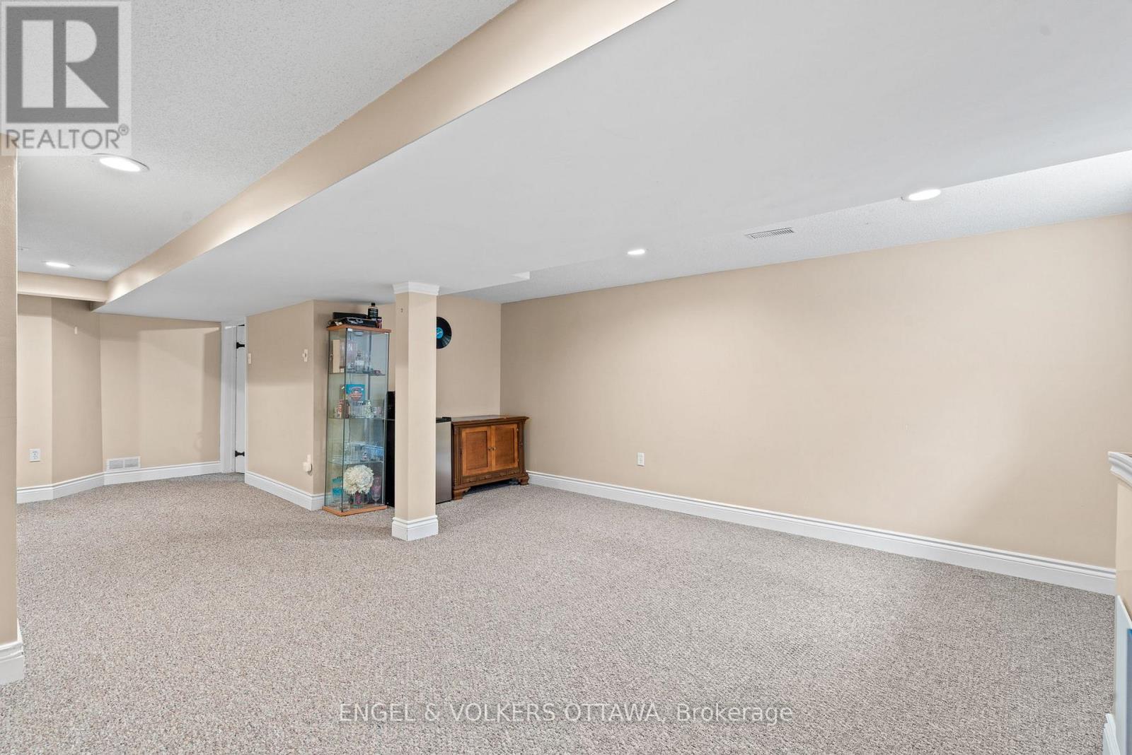 42 Henfield Avenue
