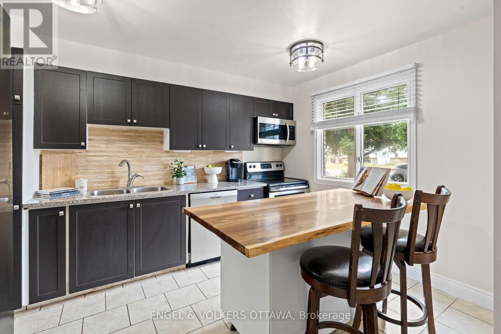 42 Henfield Avenue