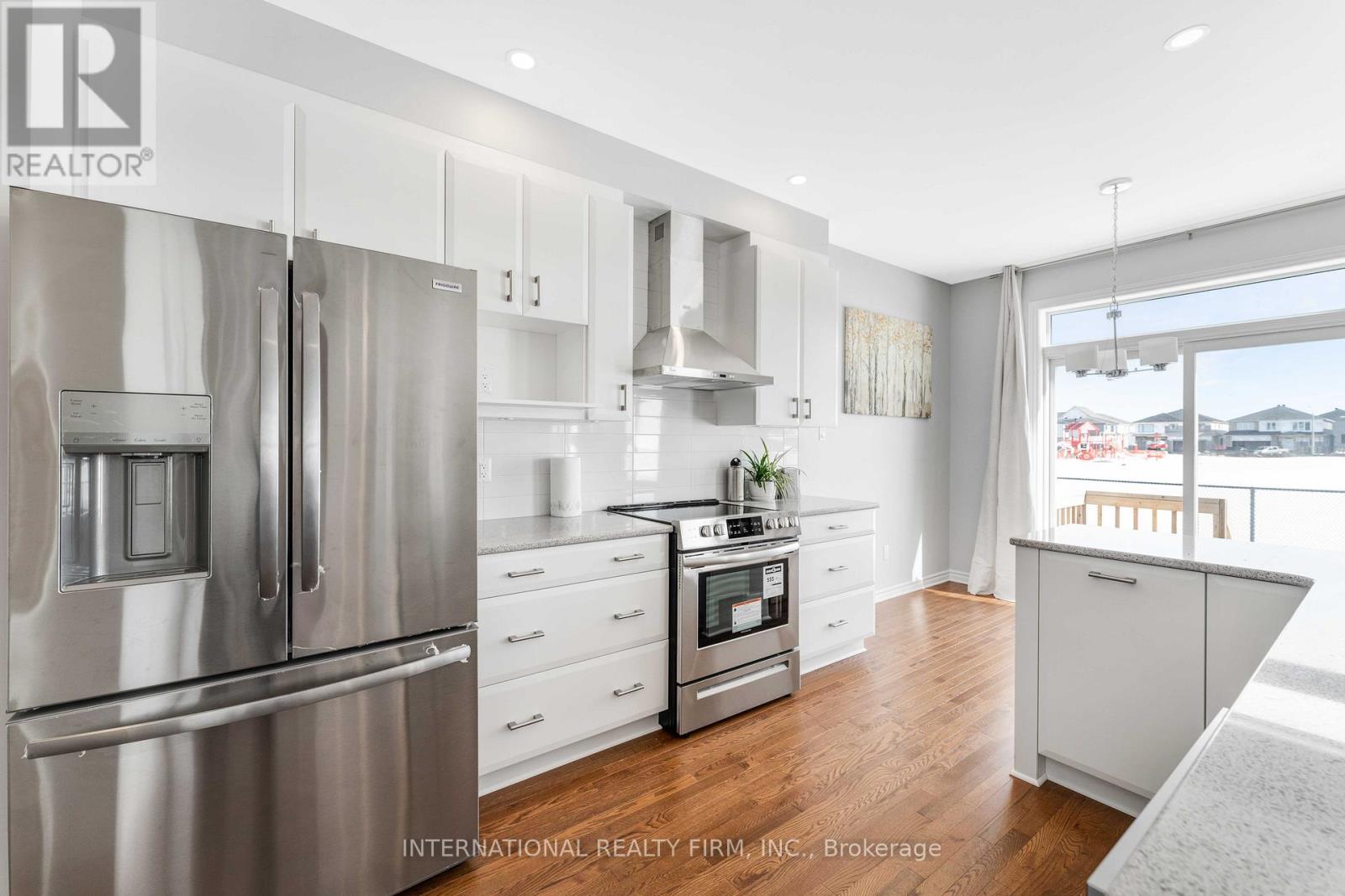 696 Moonflower Crescent