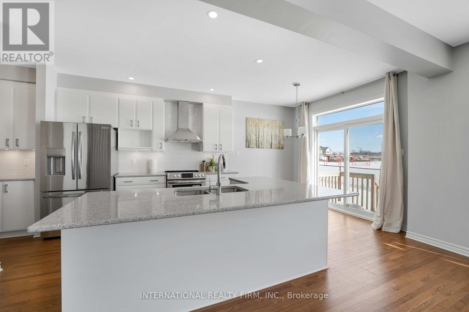 696 Moonflower Crescent