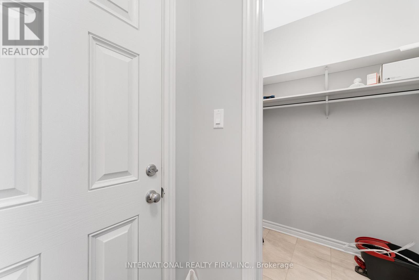 696 Moonflower Crescent