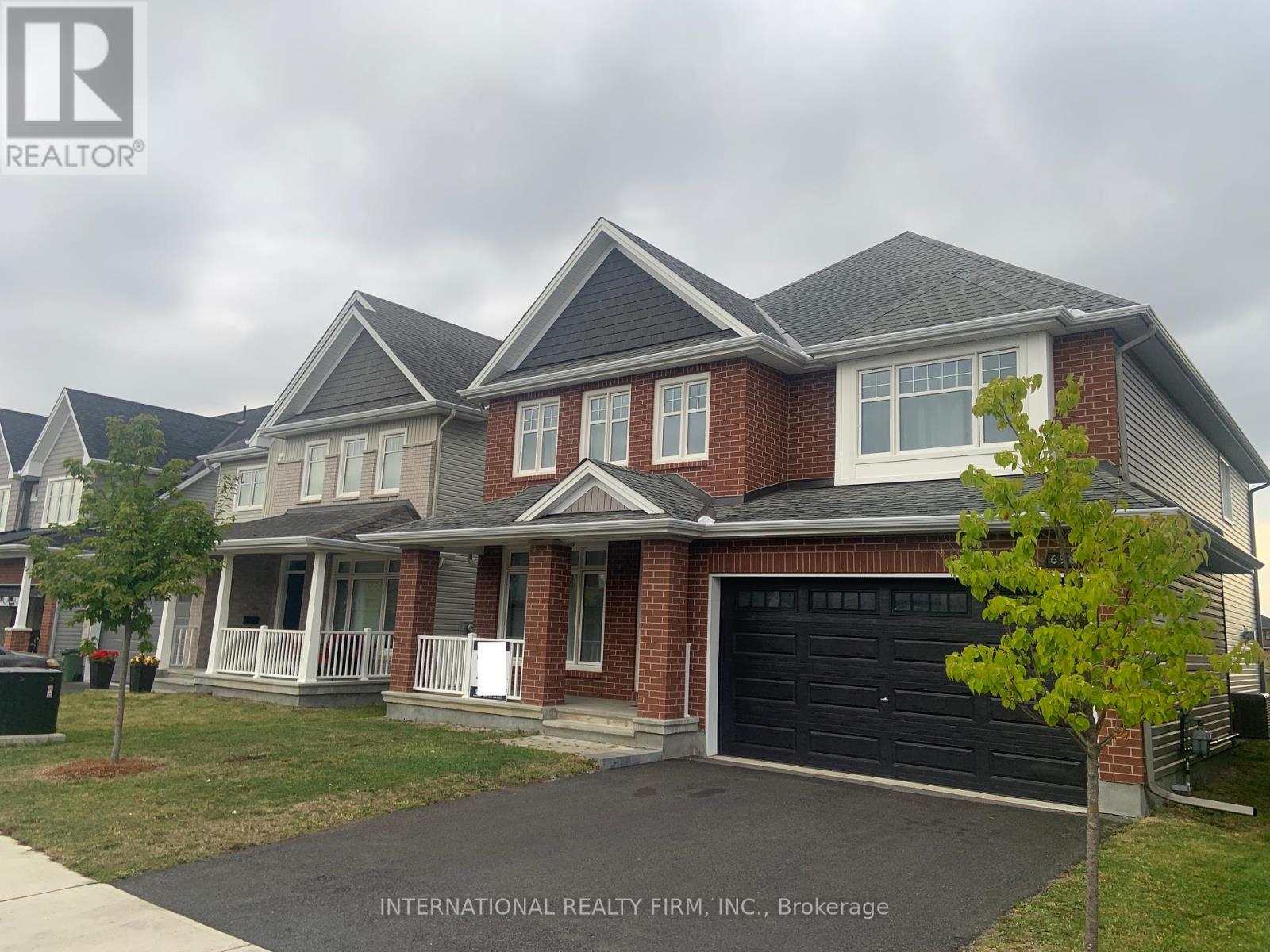 696 Moonflower Crescent