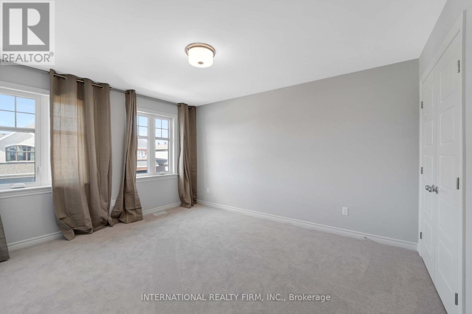696 Moonflower Crescent