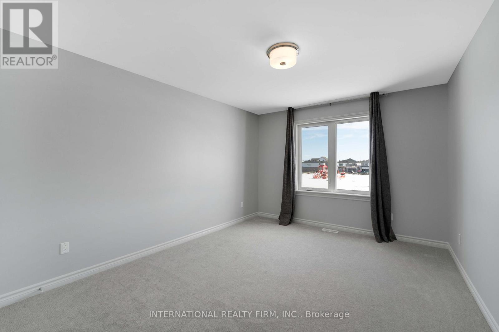 696 Moonflower Crescent