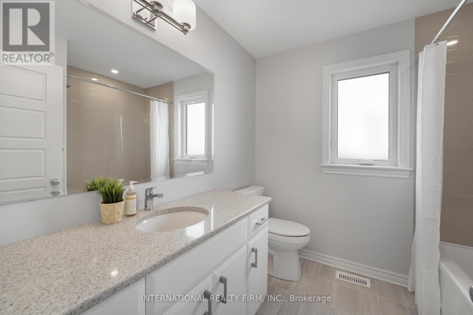 696 Moonflower Crescent