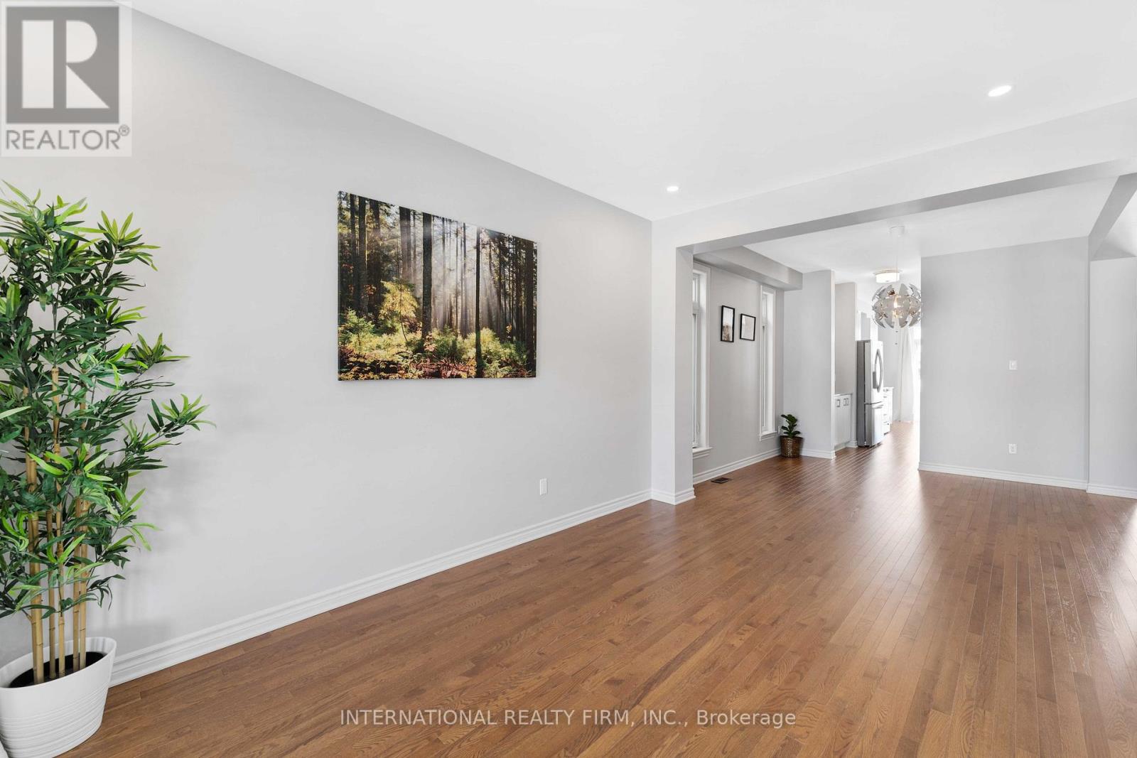 696 Moonflower Crescent