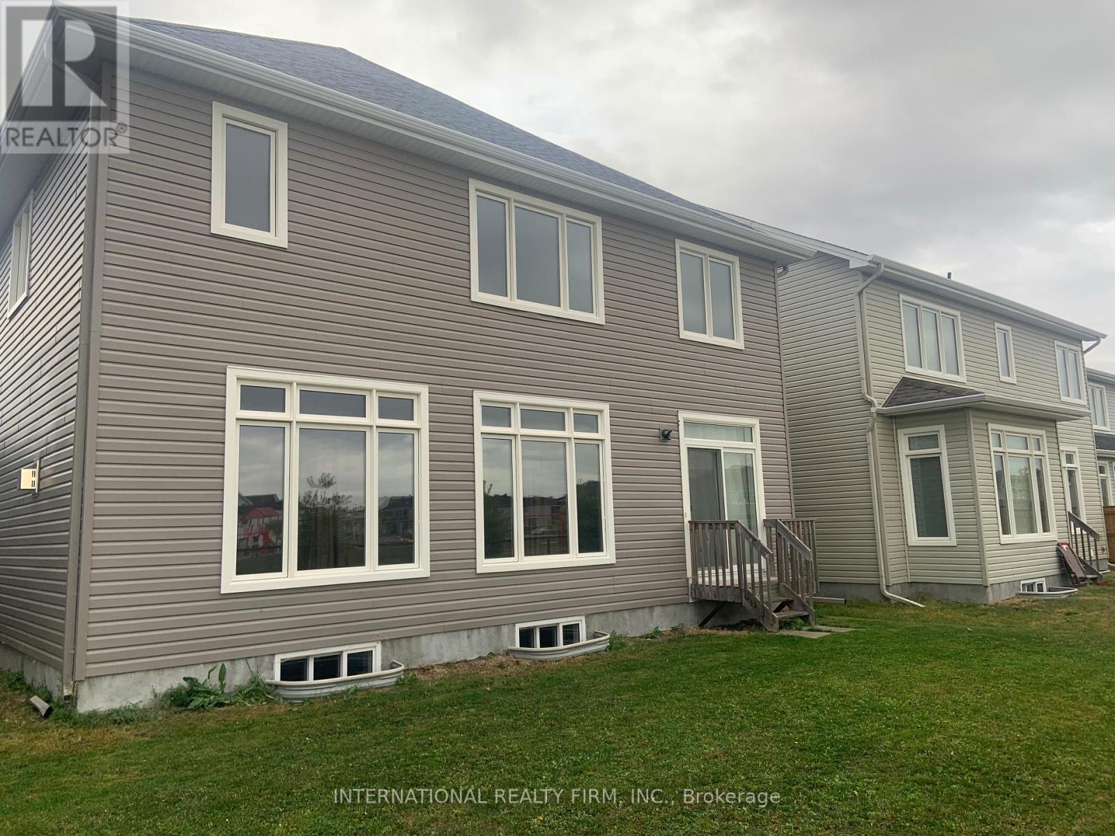 696 Moonflower Crescent