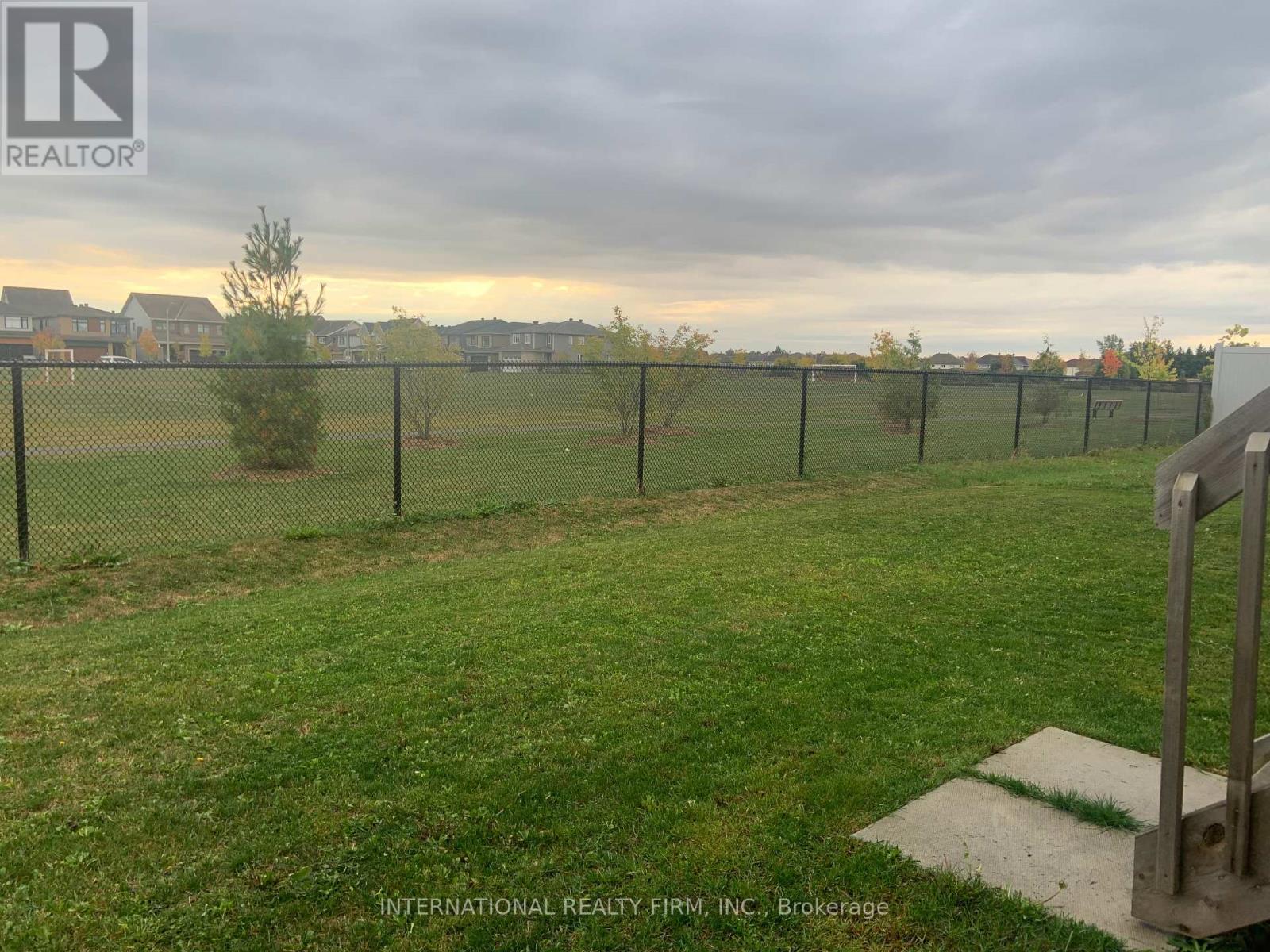 696 Moonflower Crescent