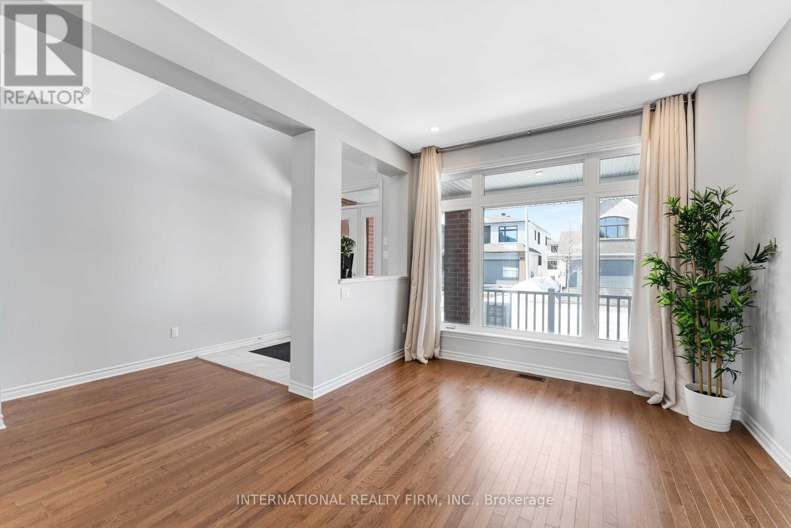 696 Moonflower Crescent
