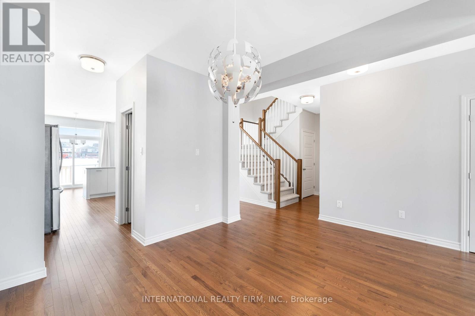 696 Moonflower Crescent