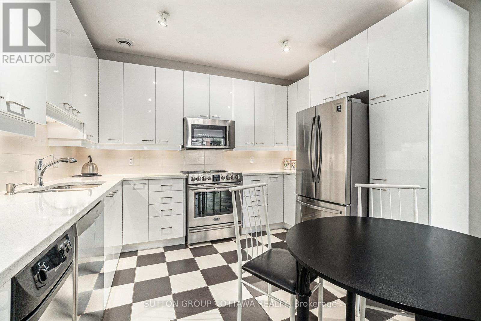 202 - 287 Maclaren Street