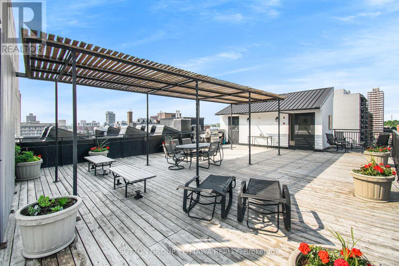202 - 287 Maclaren Street
