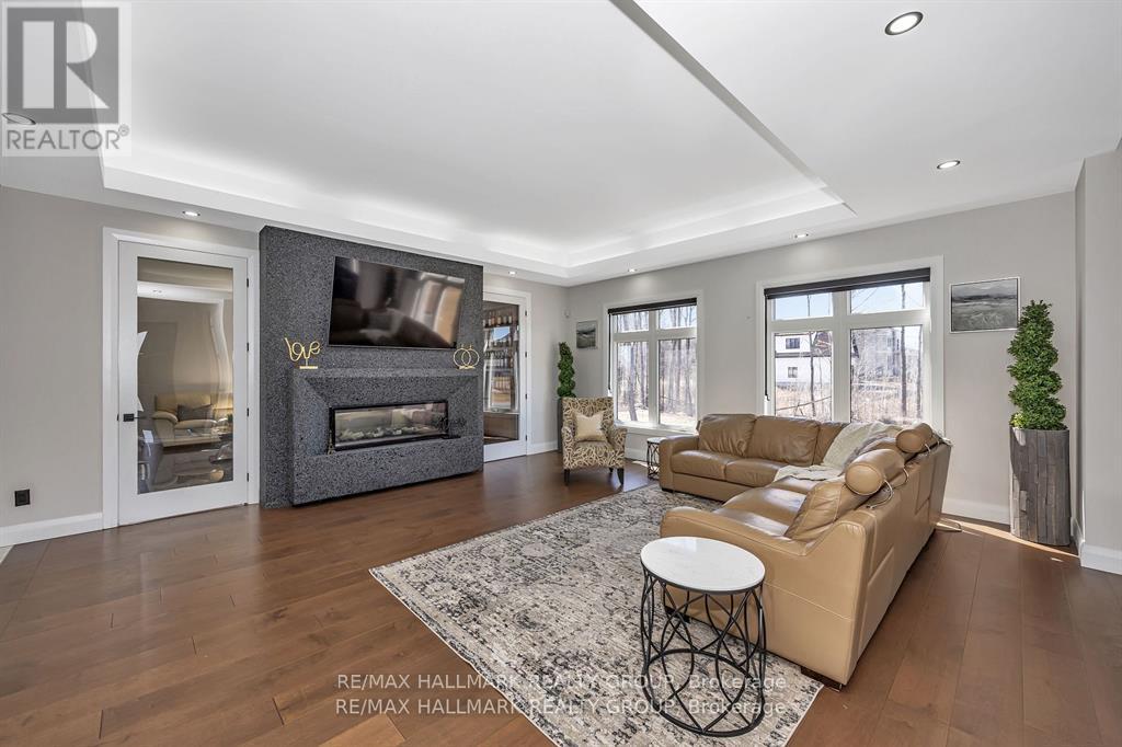 595 Shoreway Drive