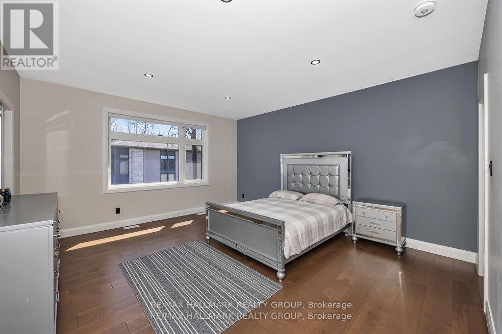 595 Shoreway Drive
