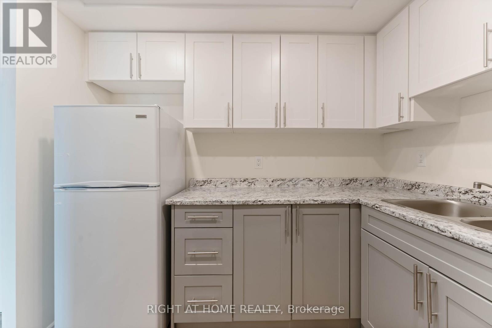 302 - 555 Brittany Drive
